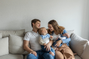 Natürliche Familienfotos mit Baby in Weinsberg