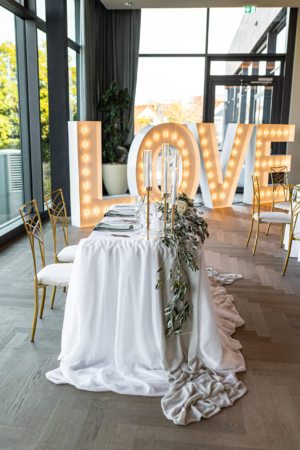 Love Buchstaben, Tischdeko von Dekoline Weddings, Heiraten im Panoramahotel Waldenburg